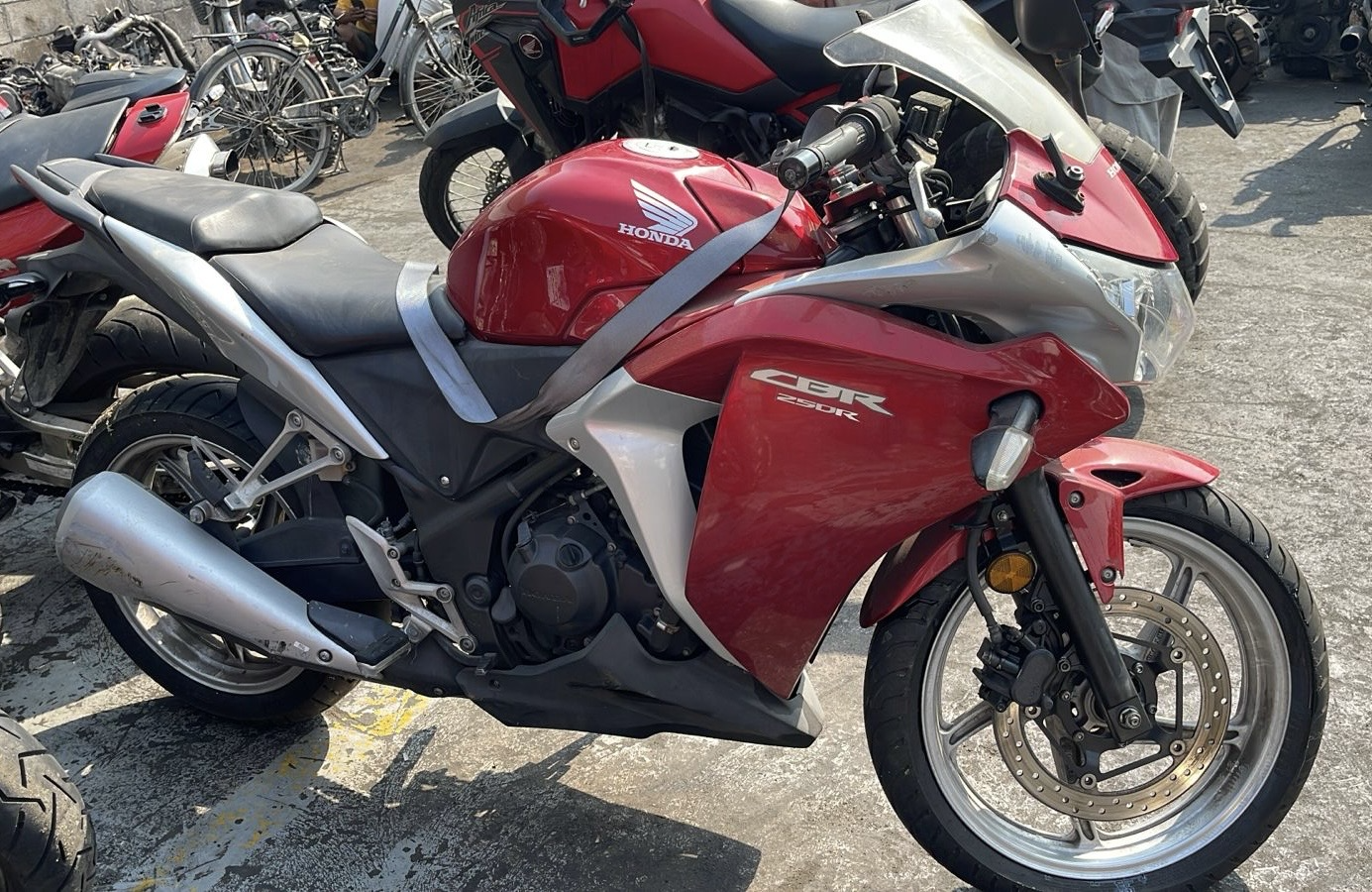 Honda CBR250R